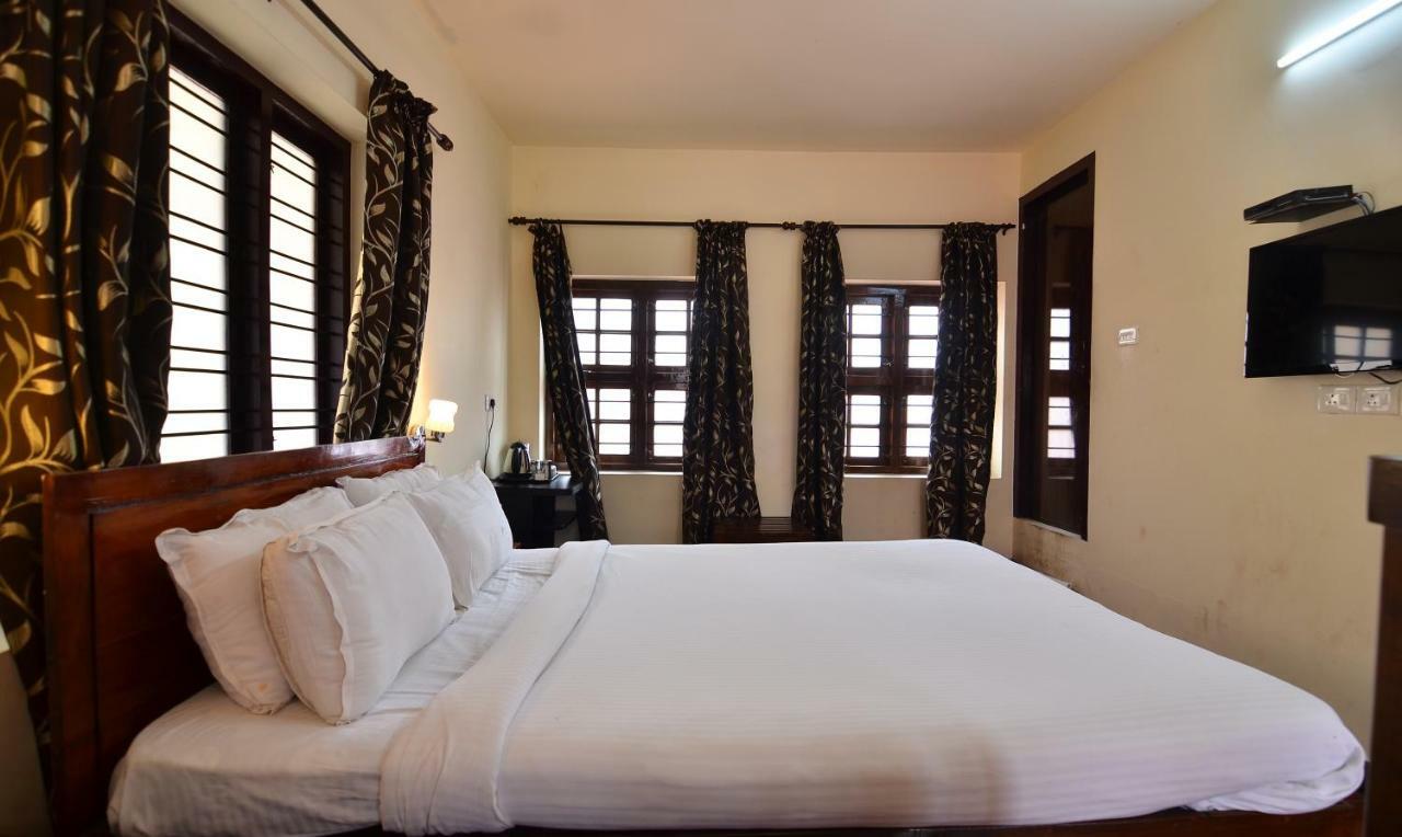 The Royal Heritage Hotel And Ayurvedic Center Thiruvananthapuram Екстериор снимка