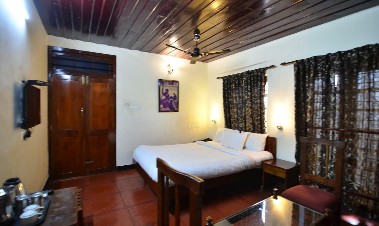 The Royal Heritage Hotel And Ayurvedic Center Thiruvananthapuram Екстериор снимка