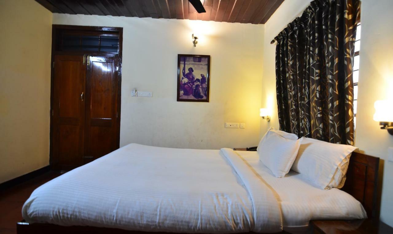 The Royal Heritage Hotel And Ayurvedic Center Thiruvananthapuram Екстериор снимка