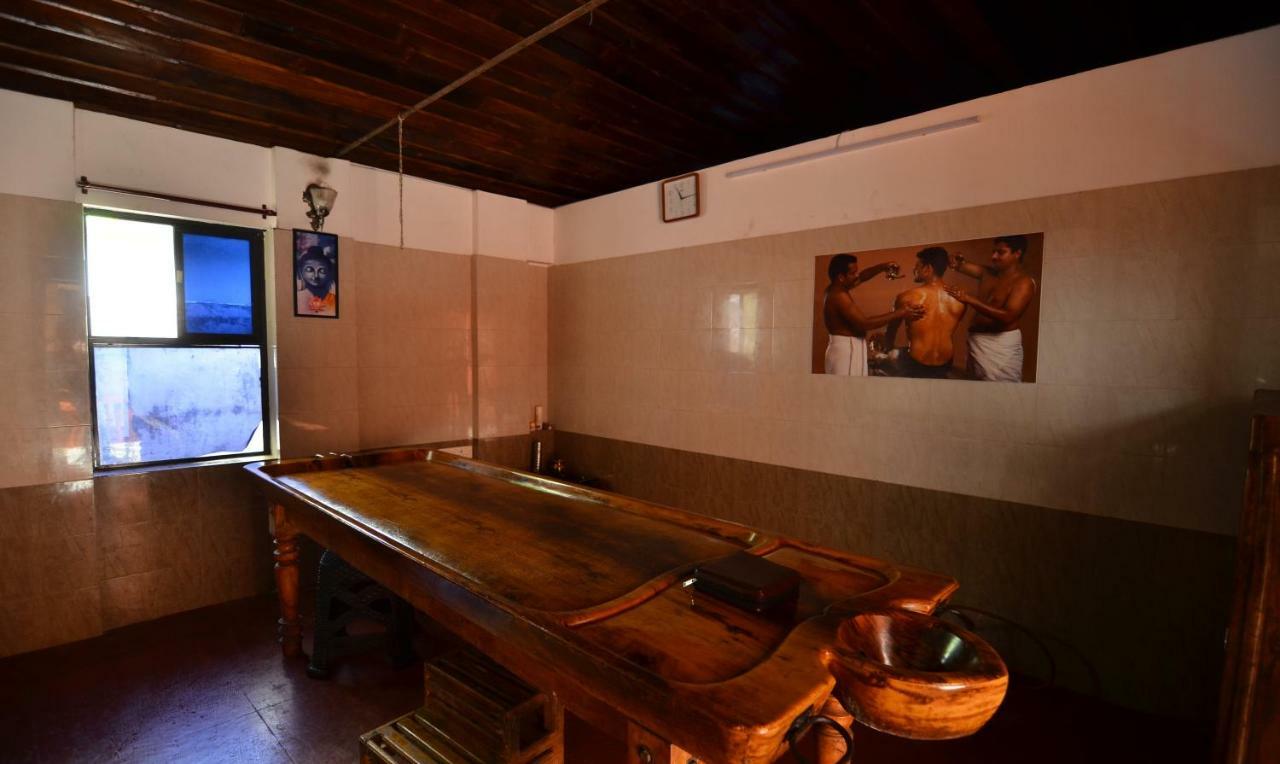 The Royal Heritage Hotel And Ayurvedic Center Thiruvananthapuram Екстериор снимка