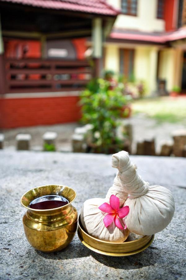The Royal Heritage Hotel And Ayurvedic Center Thiruvananthapuram Екстериор снимка